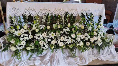 Kwiaciarnia " kwiaty i koronki"